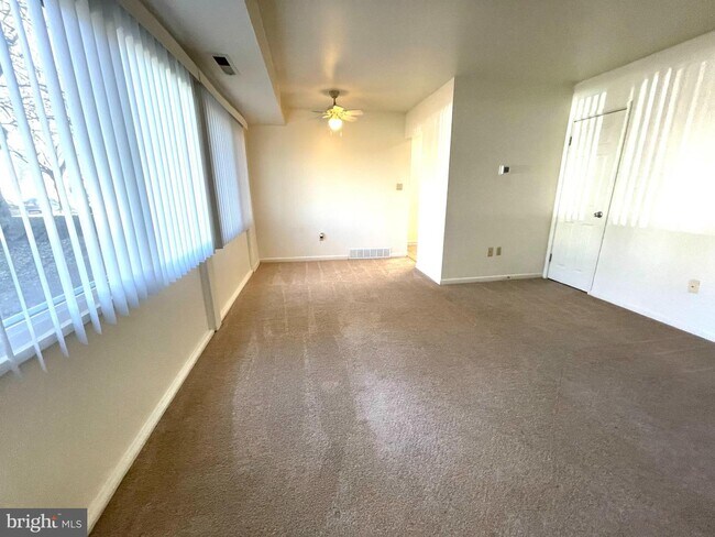 Foto del edificio - 1116 Taney Ave