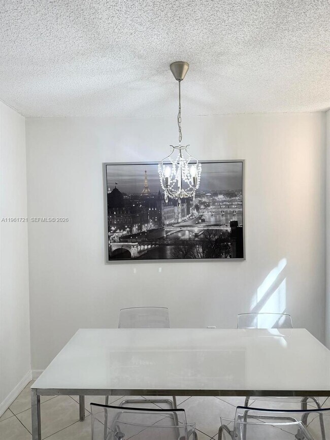 Foto del edificio - 19501 E Country Club Dr