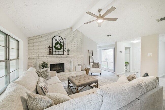 Building Photo - 12415 Pantano Drive