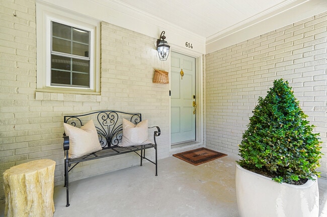 Photo - 614 Ellsworth Rd House