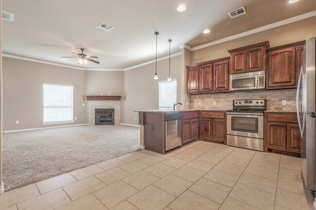 Foto del edificio - 15900 Cantera Creek Dr
