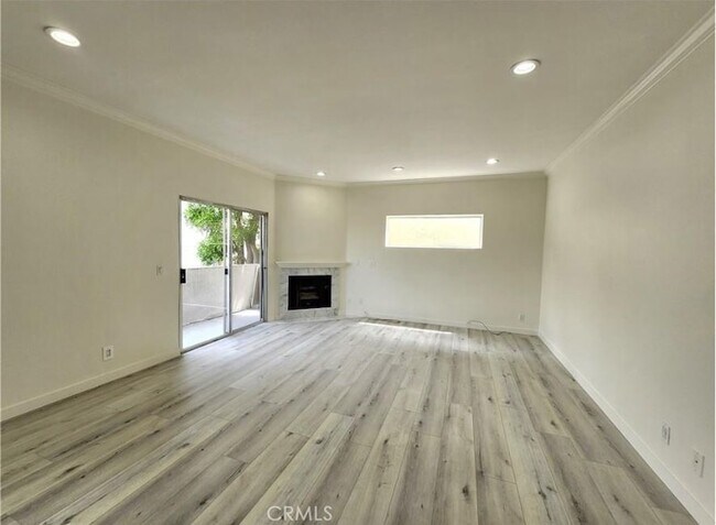 Foto del edificio - 14631 Dickens St