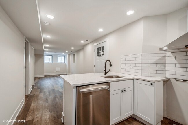 Foto del edificio - 853 W Addison St