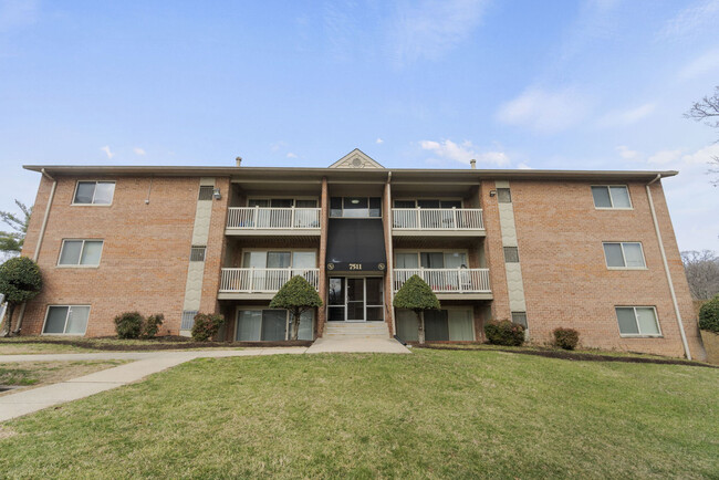 Building Photo - Chesapeake Landing