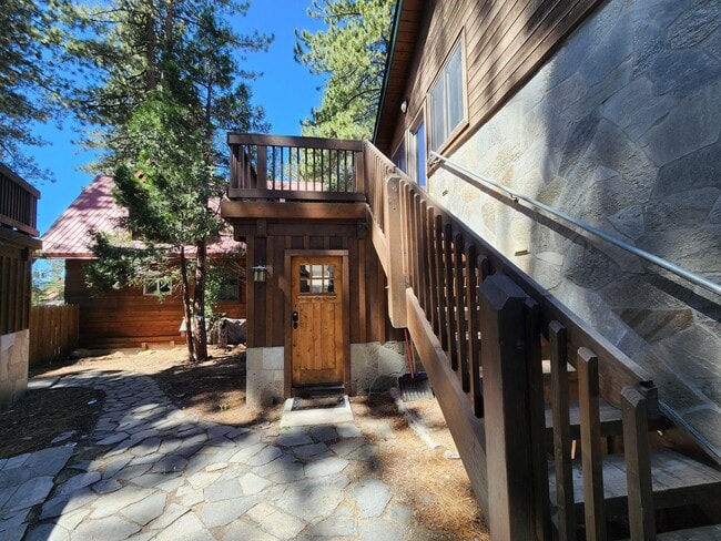 Building Photo - 252 - Yaho Duplex