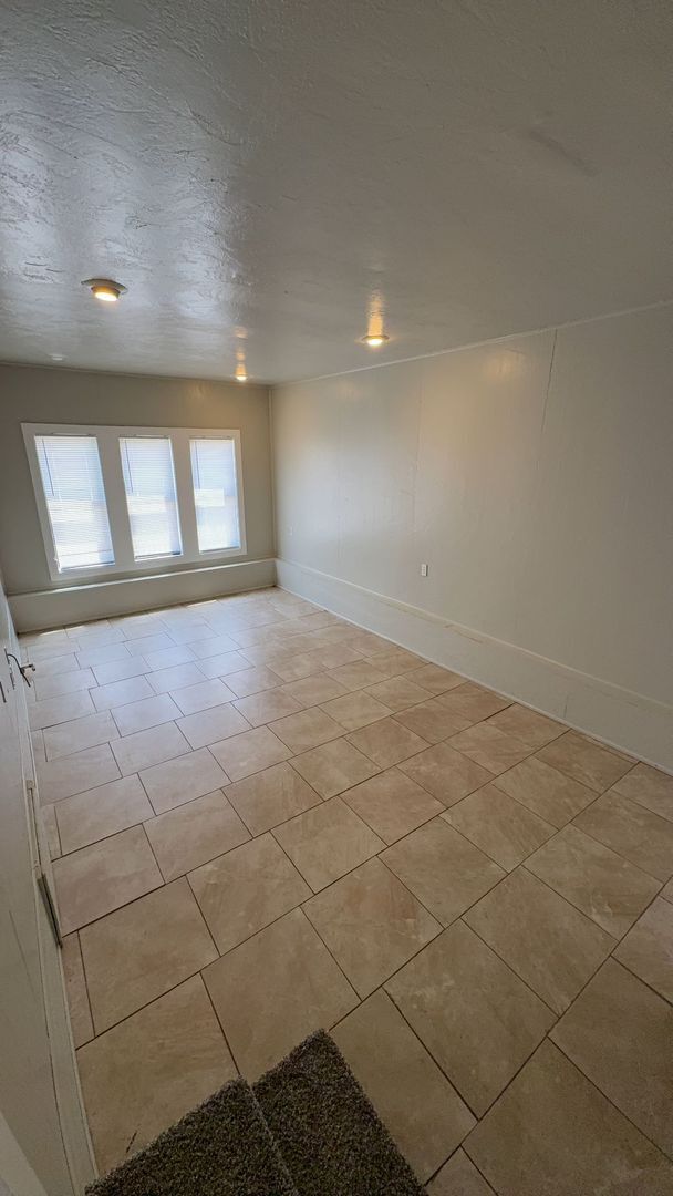 Foto del edificio - 350 E Cottonwood Ave