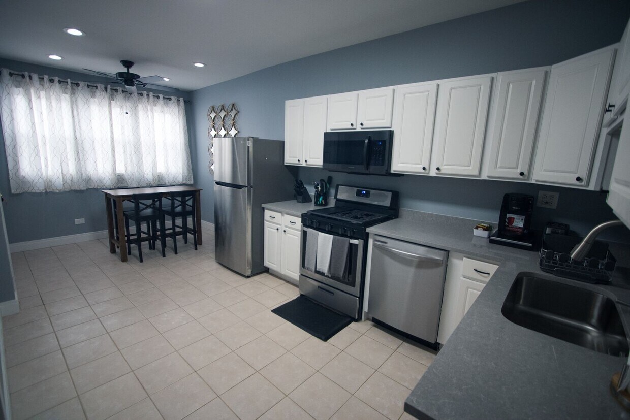 Foto principal - 3927 N Whipple St