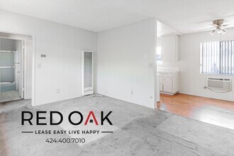 Building Photo - 400 N Mentor Ave