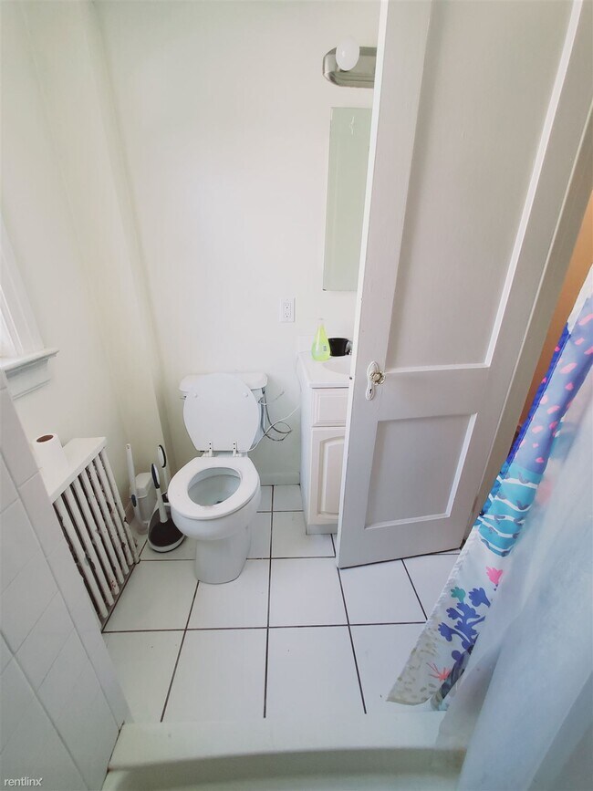Building Photo - 1 br, 1 bath Condo - 1342 Bedford St Apt C
