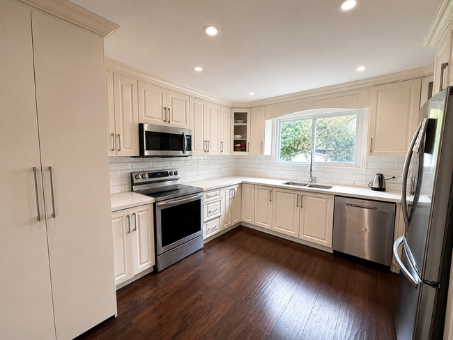Building Photo - 41 Woodville Av