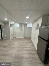 Building Photo - 322 S 11th St