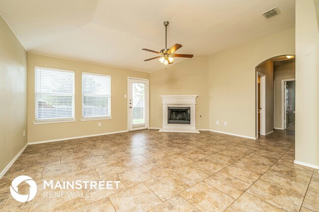 Building Photo - 623 Soledad St