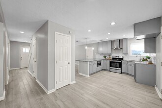 Building Photo - 8226 Autumn Willow Dr