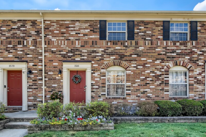 2581 Olde Hill Ct N, Columbus, OH 43221 Condo for Rent in Columbus