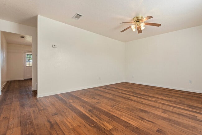 Building Photo - 5063 Akumal Calle