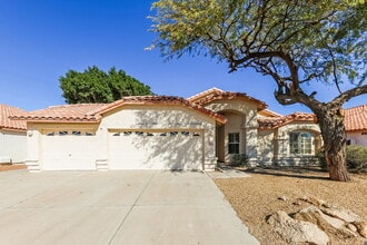 Building Photo - 9960 W Runion Dr