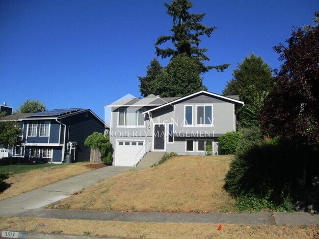 Foto del edificio - 4 Bedroom, 1.75 Bathroom Home in North Tacoma