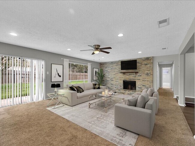Foto del edificio - 8406 Daycoach Ln