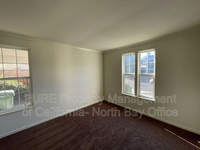 Building Photo - 173 Bouquet Cir