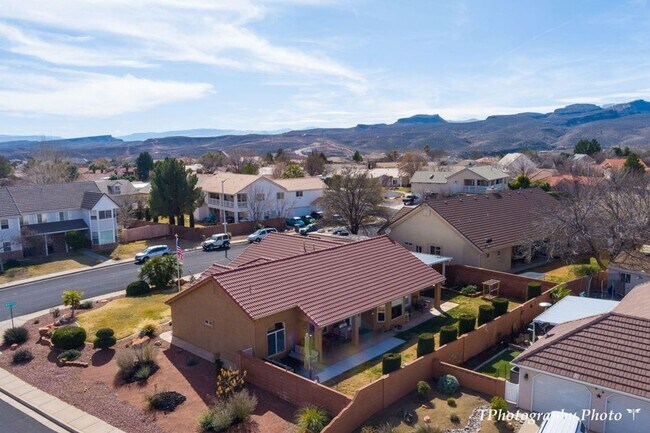 Foto del edificio - Beautiful Santa Clara Home! Pet Friendly a...