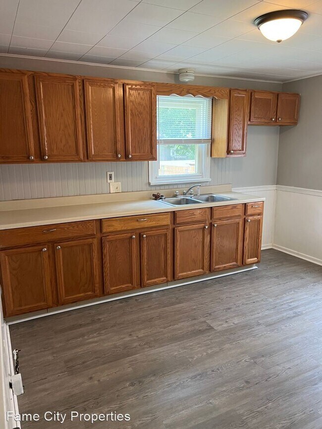 Foto del edificio - 3 br, 1 bath House - 2622 Harmont Ave NE