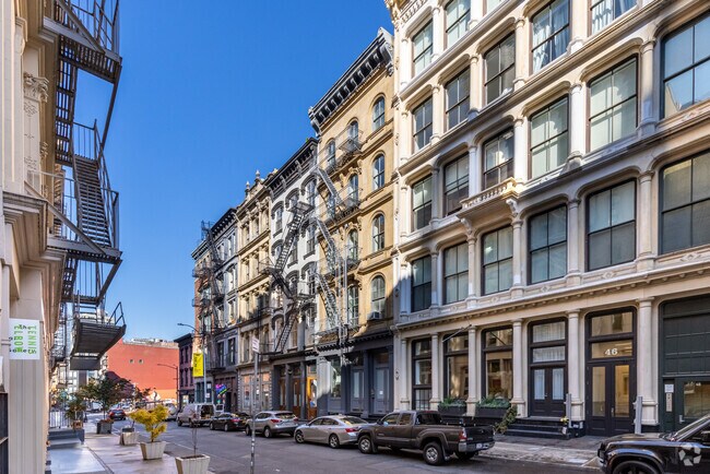 Building Photo - 44 White St
