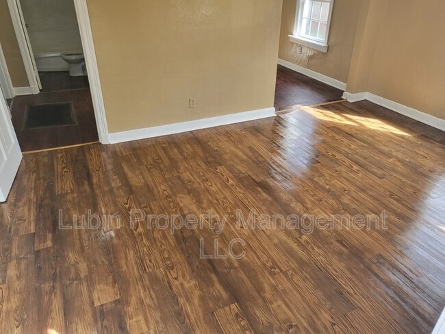 Building Photo - 2684 Burns Ave