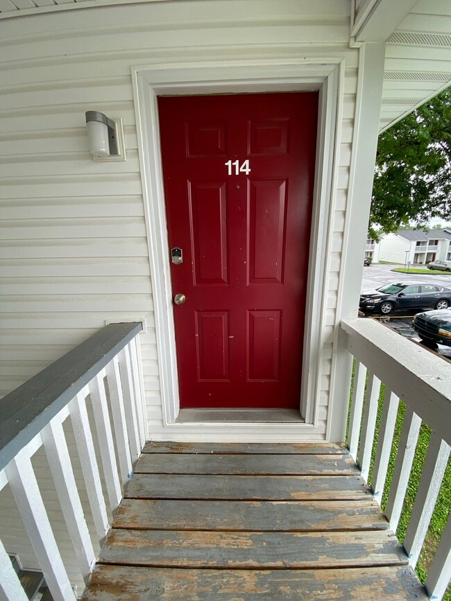 Building Photo - 114 Sandstone Ct