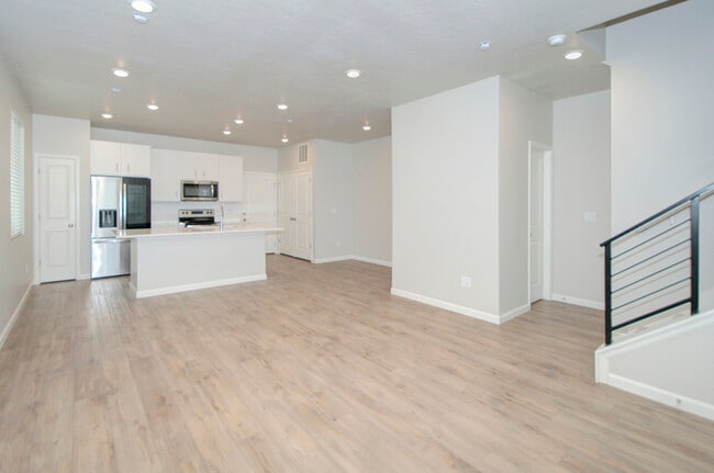 Building Photo - 63 N Veranda Ct