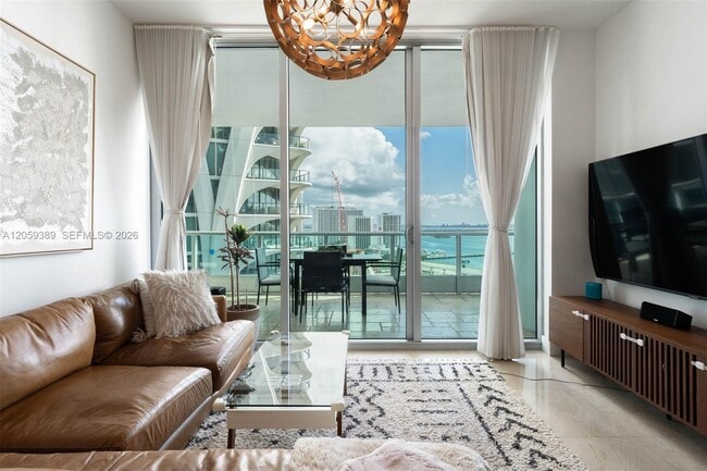 Building Photo - 900 Biscayne Blvd