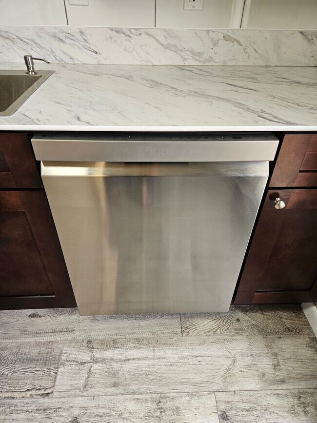 Foto del edificio - Spacious Bi-level home in New Albany