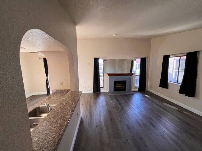 Building Photo - 3011 Sunfish Dr