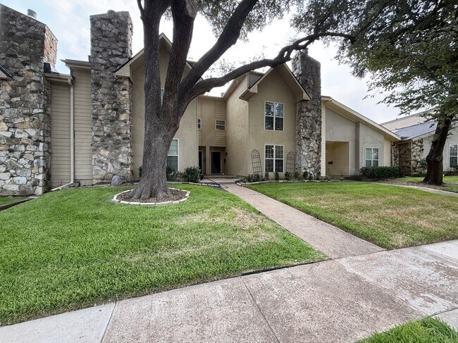 Building Photo - 9432 Timberleaf Dr