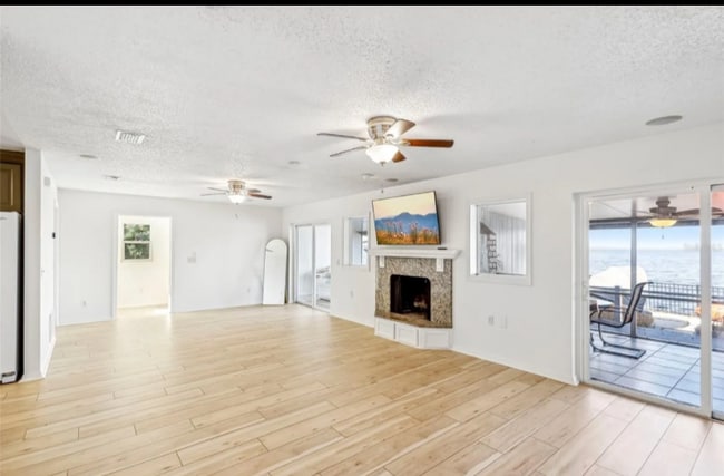 Building Photo - 3420 Lake Harney Cir