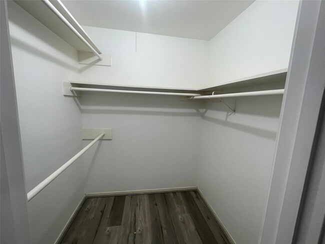 Building Photo - 5550 N Braeswood Blvd