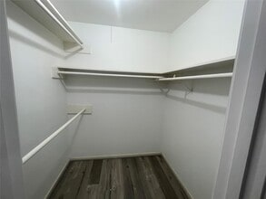 Building Photo - 5550 N Braeswood Blvd