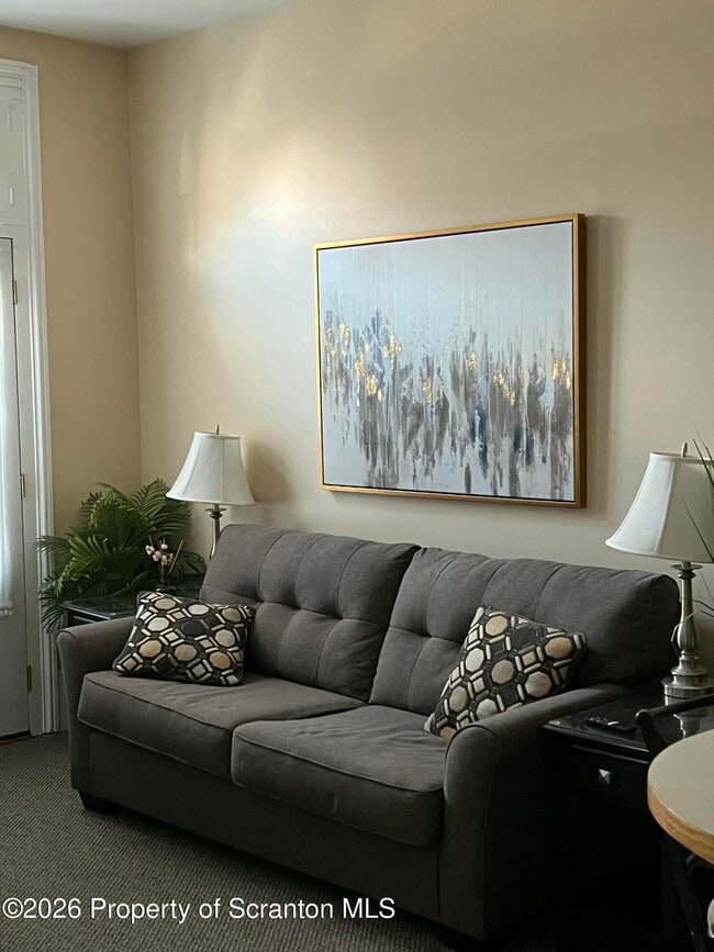 Building Photo - 18 E Tioga St