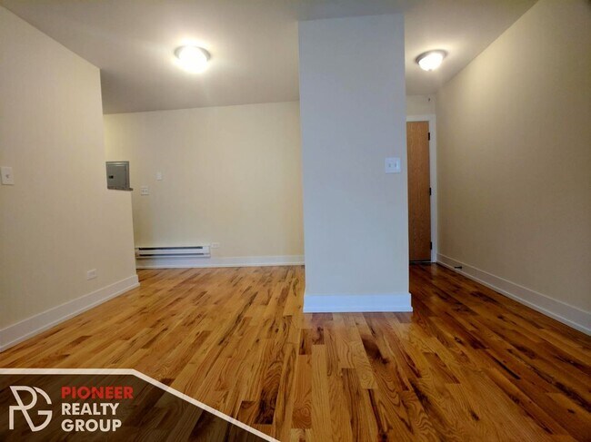 Foto del edificio - 555 W Arlington Pl