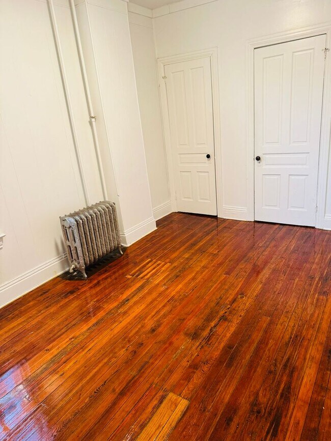 Foto del edificio - 2nd Floor 1 Bedroom West End of York City