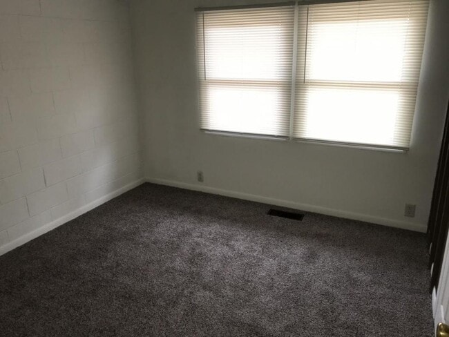 Building Photo - 46 S 19th St