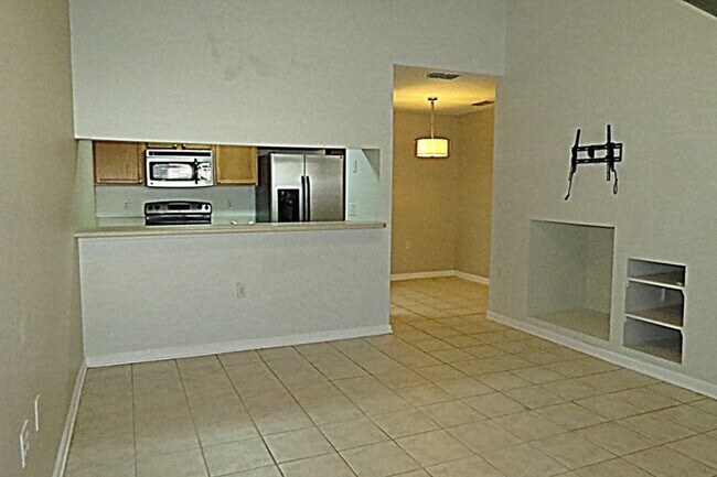 Foto del edificio - 2740 W Tharpe St