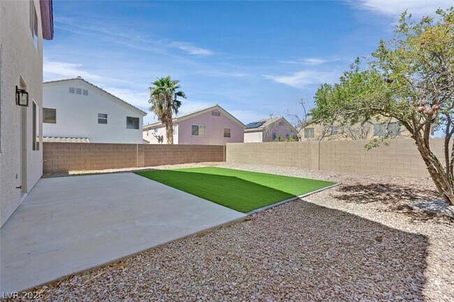 Foto del edificio - 9316 Perennial Ave