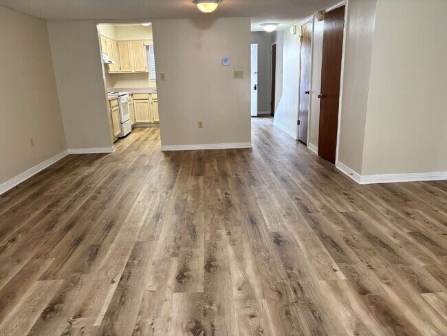 Foto del edificio - "Charming 2-Bed Townhouse on Cinderella Ln – Your Perfect Fort Walton Beach Retreat!"