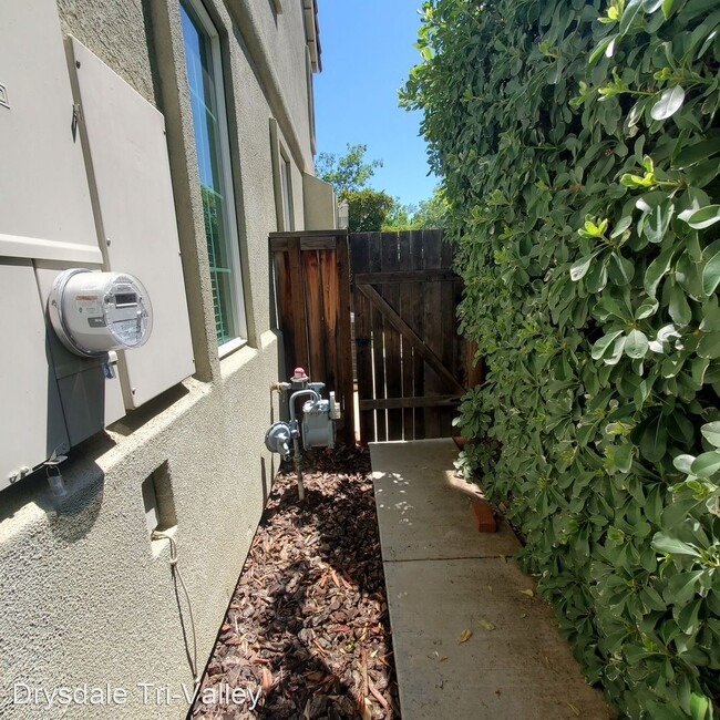 Foto del edificio - 3 br, 2.5 bath House - 1018 Sycamore Lane