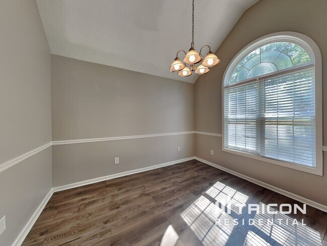 Foto del edificio - 1512 Riverglen Dr