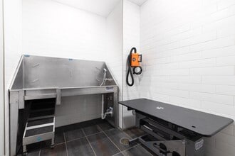 Interior Photo - Caliper