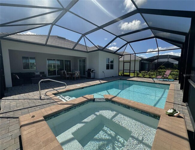 Foto del edificio - 15172 River Birch Ct