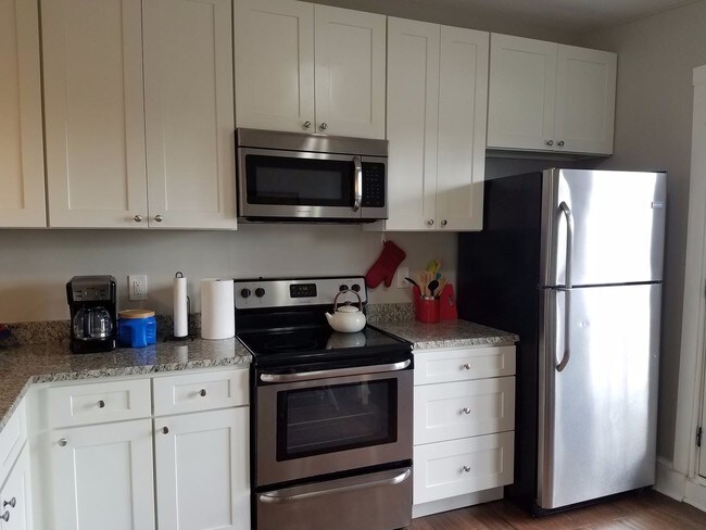 Building Photo - 528 E King St