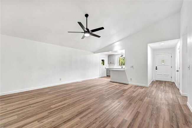 Building Photo - 6 Brompton Dr