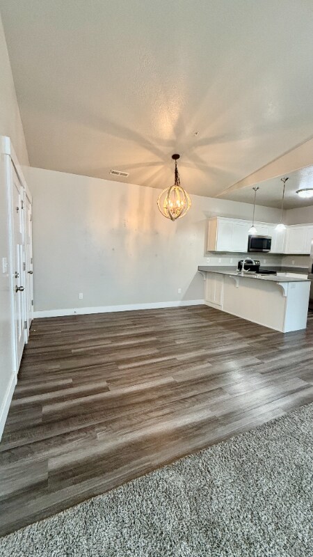 Foto del edificio - 14654 Bloom Dr